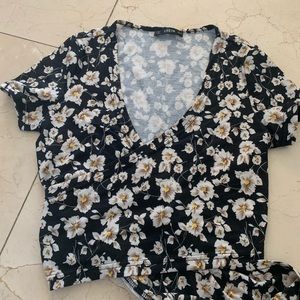 Super cute floral wrap top!!